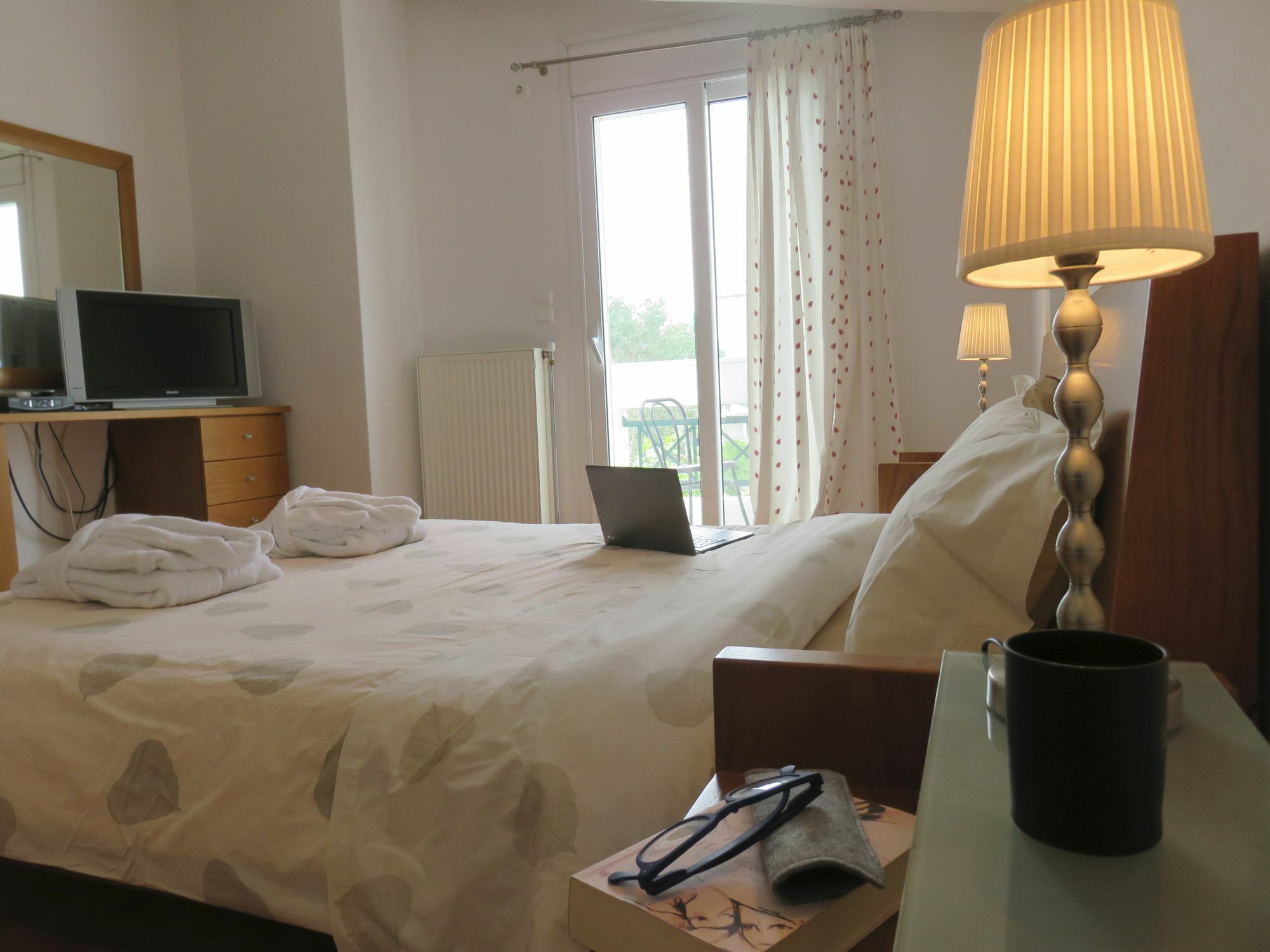 Olive Mansion Suites Марафон Экстерьер фото