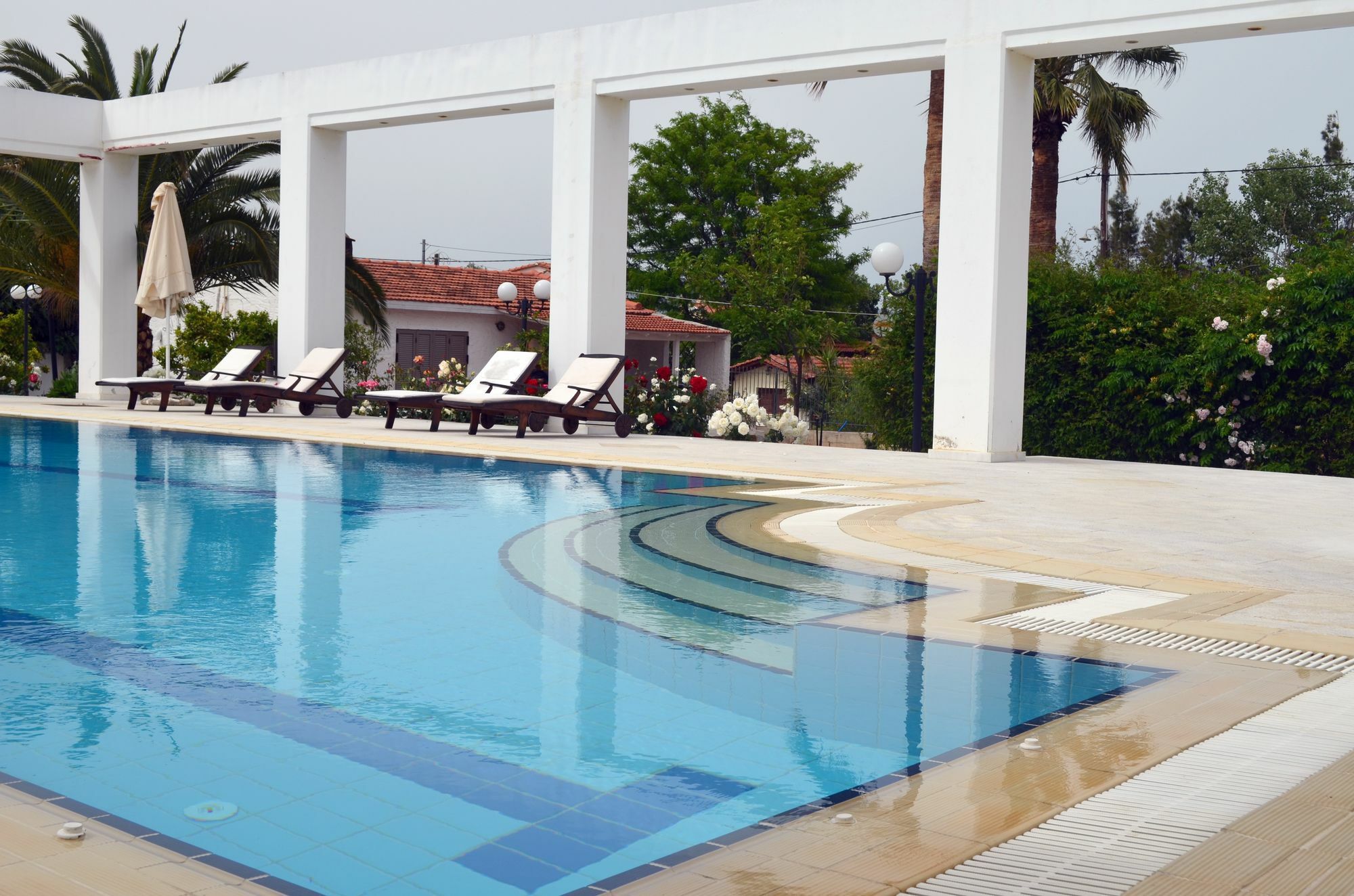 Olive Mansion Suites Марафон Экстерьер фото
